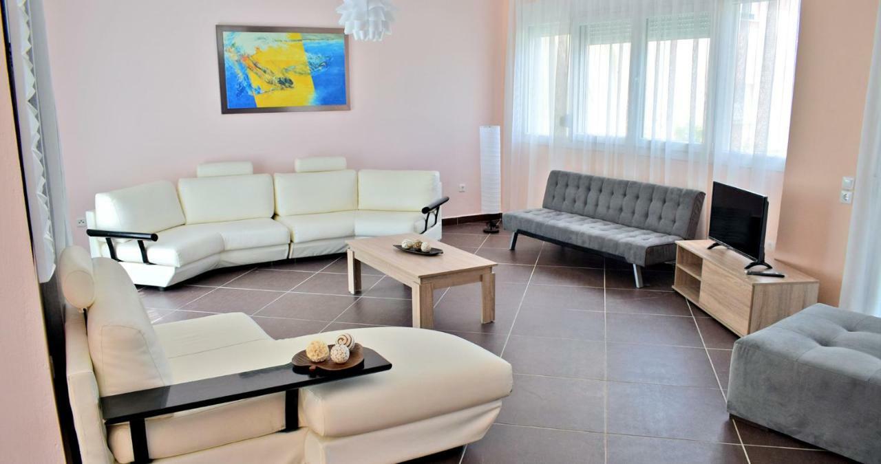 Villa Lily Szkála Rahoníu Kültér fotó