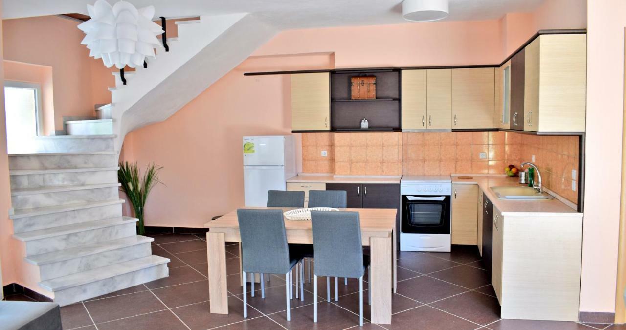 Villa Lily Szkála Rahoníu Kültér fotó
