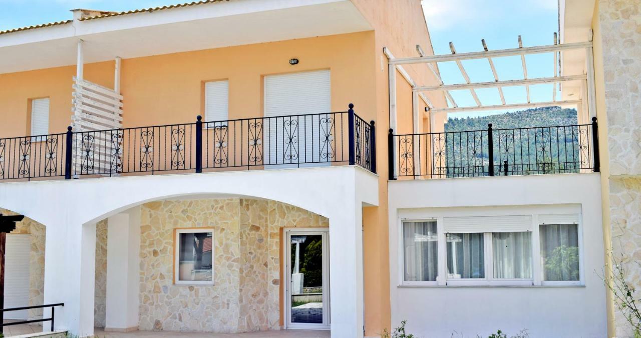 Villa Lily Szkála Rahoníu Kültér fotó