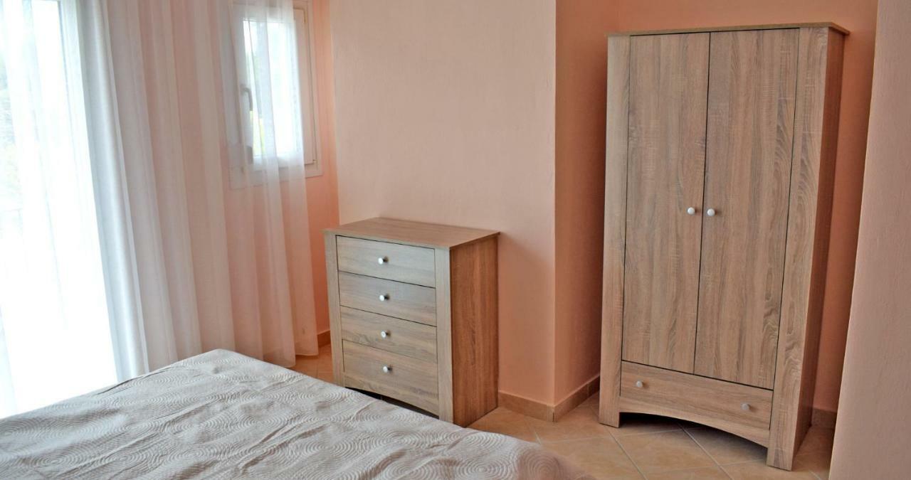 Villa Lily Szkála Rahoníu Kültér fotó