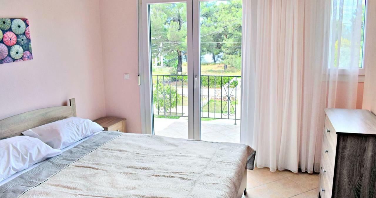 Villa Lily Szkála Rahoníu Kültér fotó