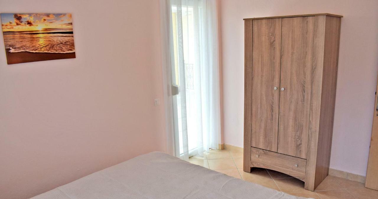 Villa Lily Szkála Rahoníu Kültér fotó