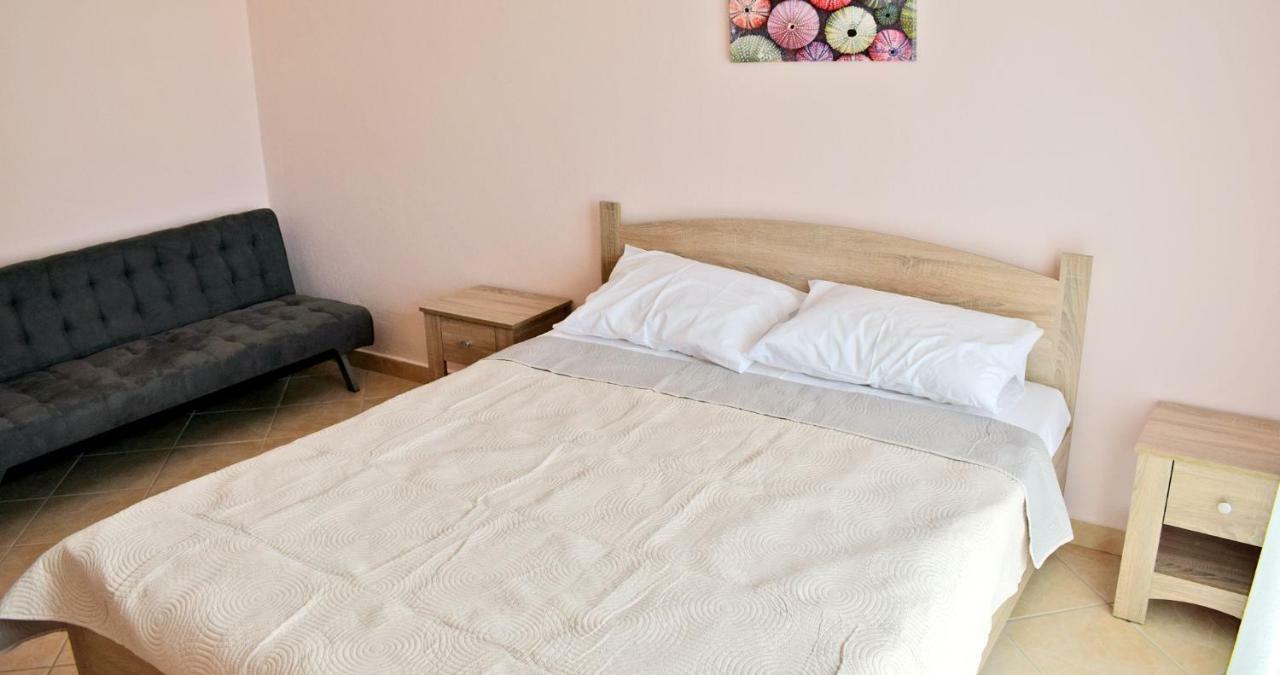 Villa Lily Szkála Rahoníu Kültér fotó