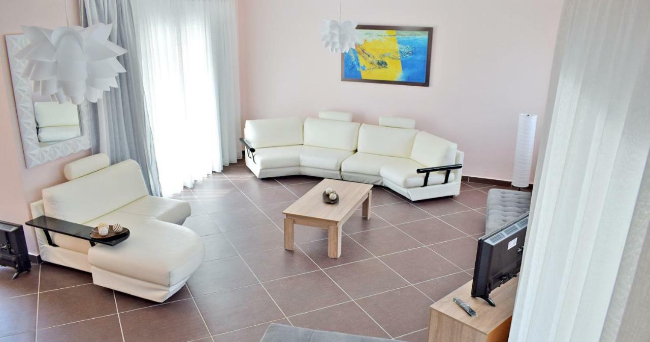Villa Lily Szkála Rahoníu Kültér fotó